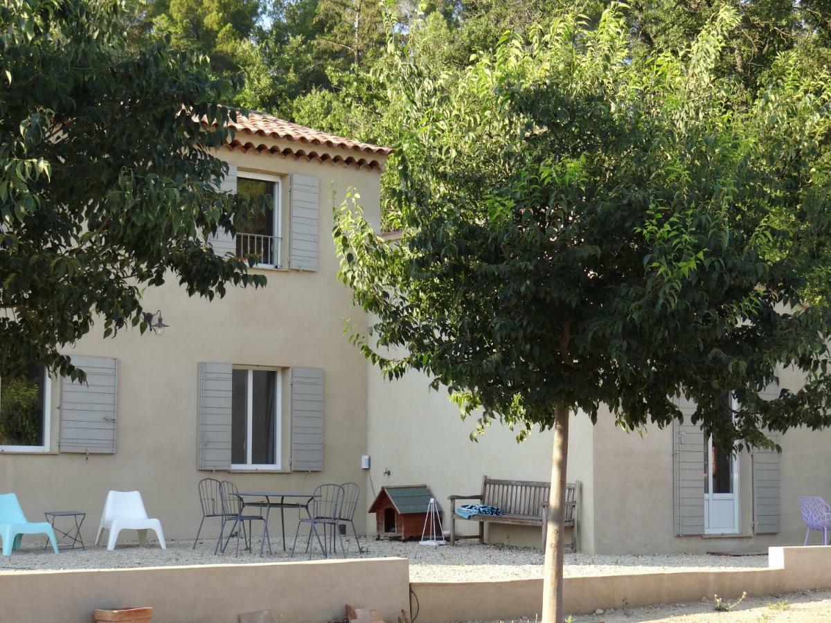 Campagne Ceres Acomodação com café da manhã Le Puy-Sainte-Réparade Exterior foto